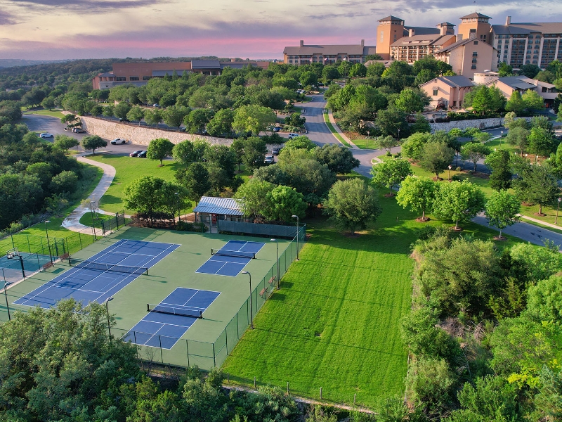 Exterior Courts