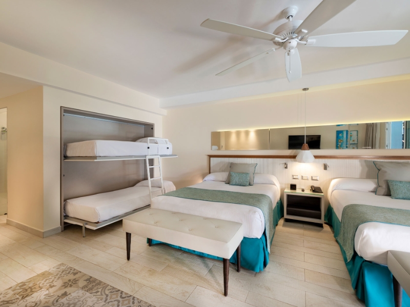 Privileged Family Deluxe