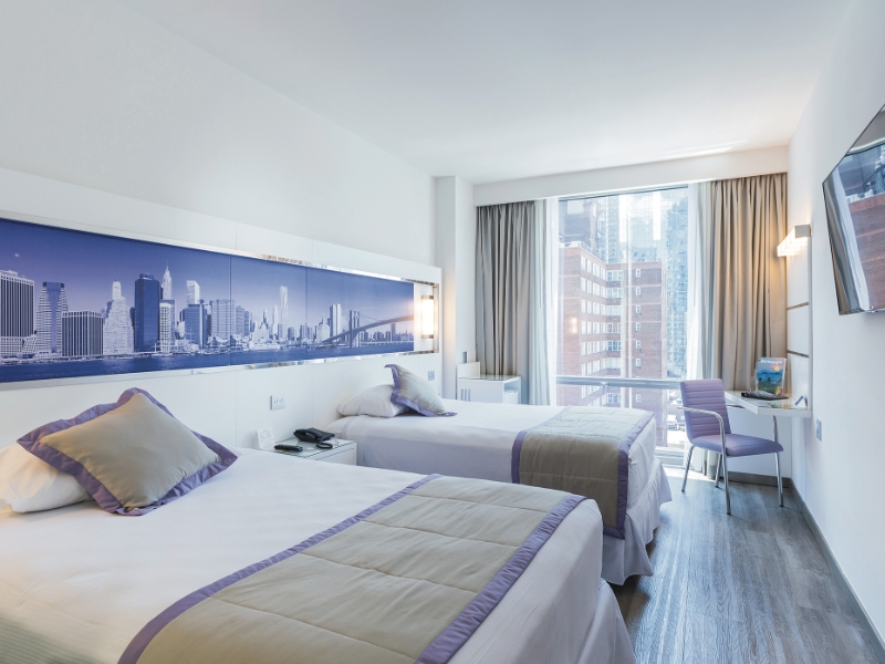 Deluxe Full bedroom