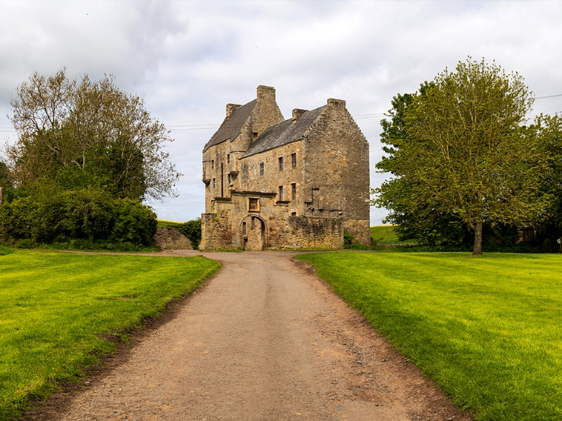 Midhope Castle series location Lallybroch