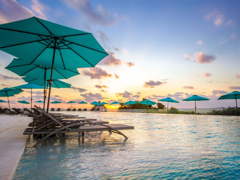 Infinity Relax Pool