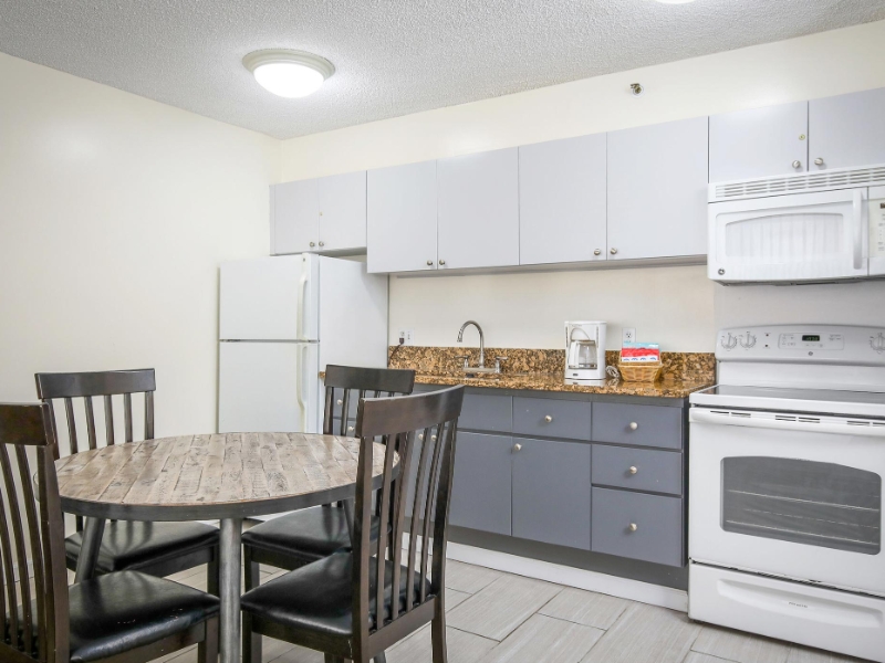 1 Bedroom Partial Ocean View Kitchen