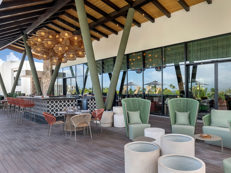 Poolside Bar