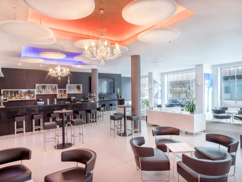 Lobby Lounge Bar