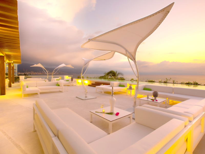 Outdoor Lounge