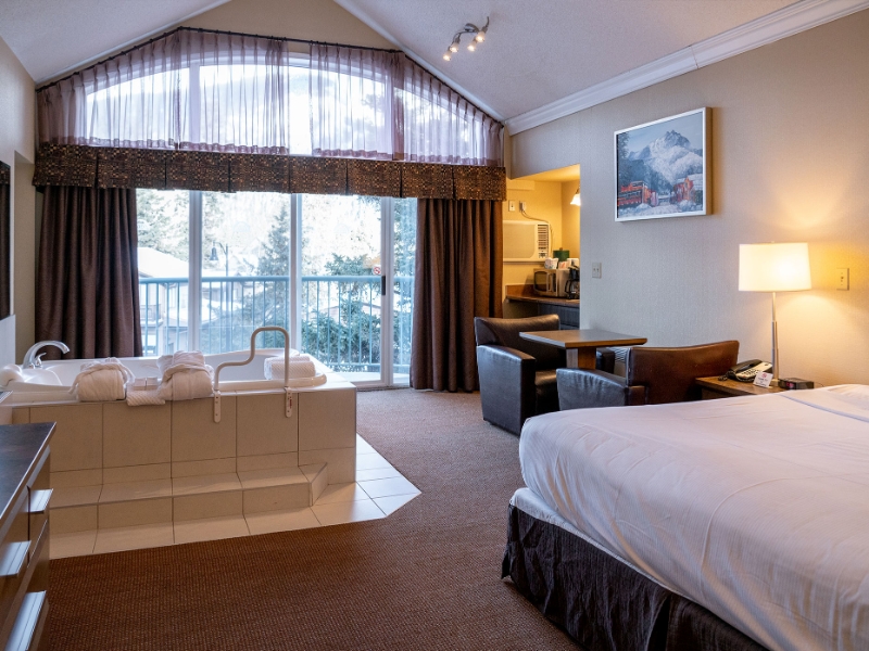 Deluxe King Suite