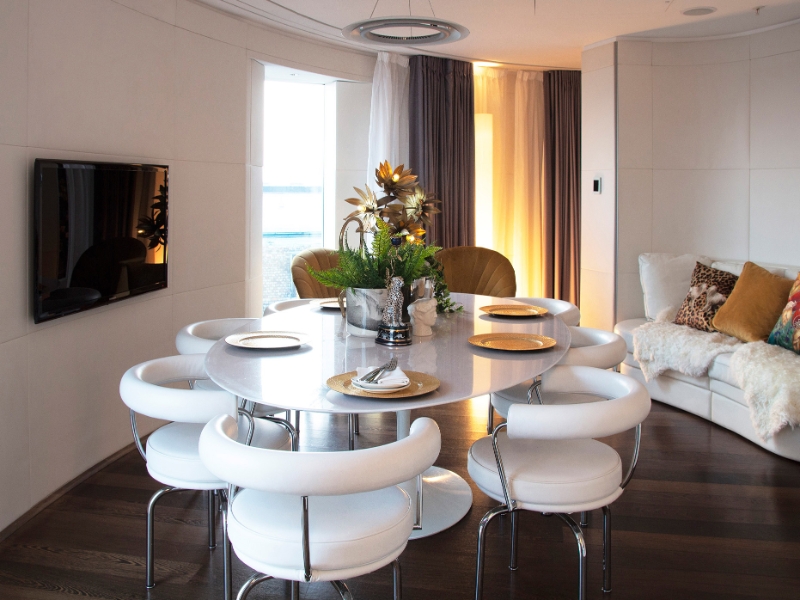 Suite ME Dining Room