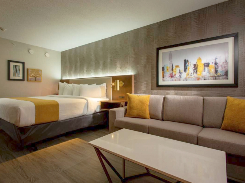 1 King Room