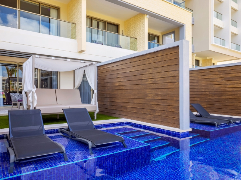 Directors Suite one bedroom swim out