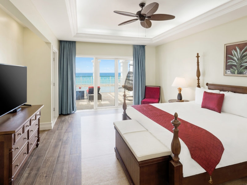 Three Bedroom Oceanfront Villa Master Bedroom