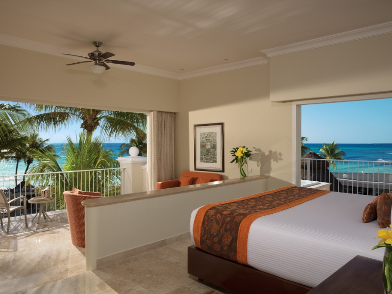 Preferred Club Honeymoon Suite Ocean Front