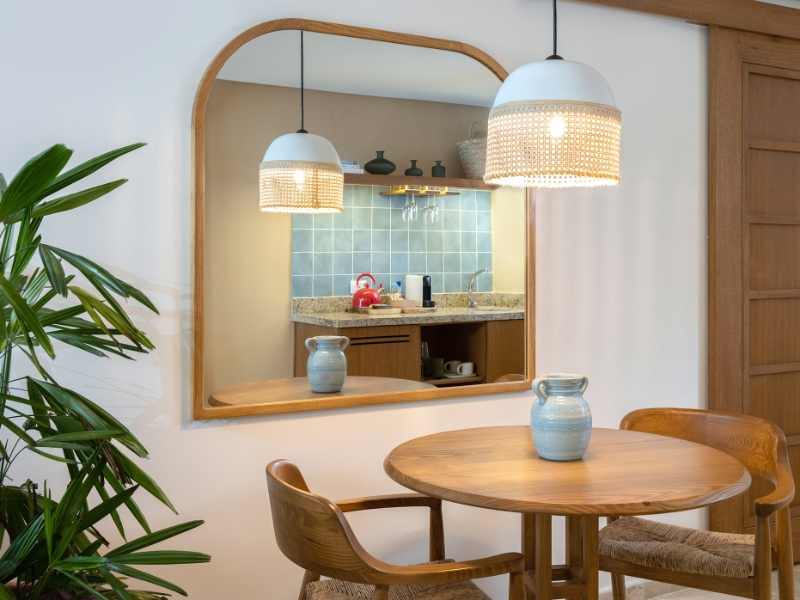 Suite SwimUp Dining Room