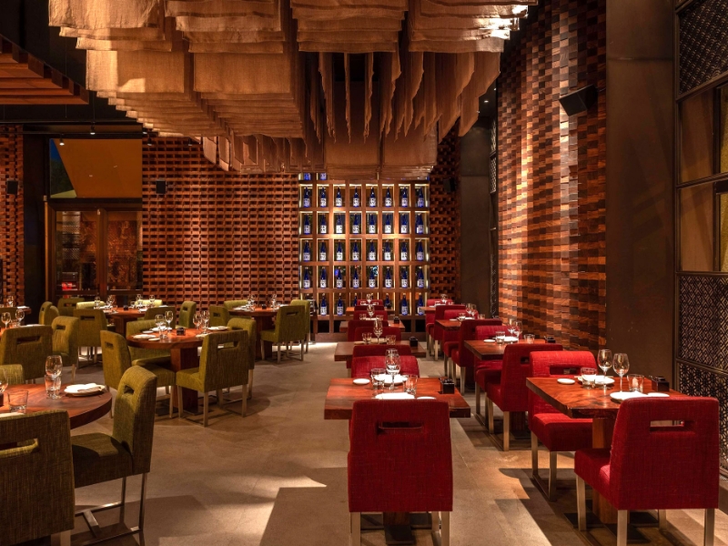 R Restaurant
