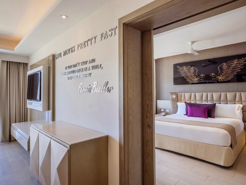 Directors Suite one bedroom swim out