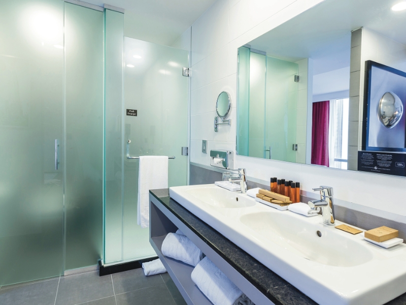 Junior suite bathroom