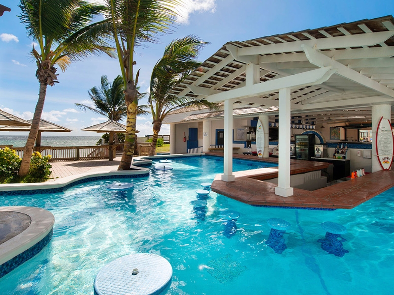 Swim up Pool Bar