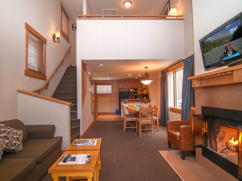 Premier Two Bedroom 3Queens Living Area