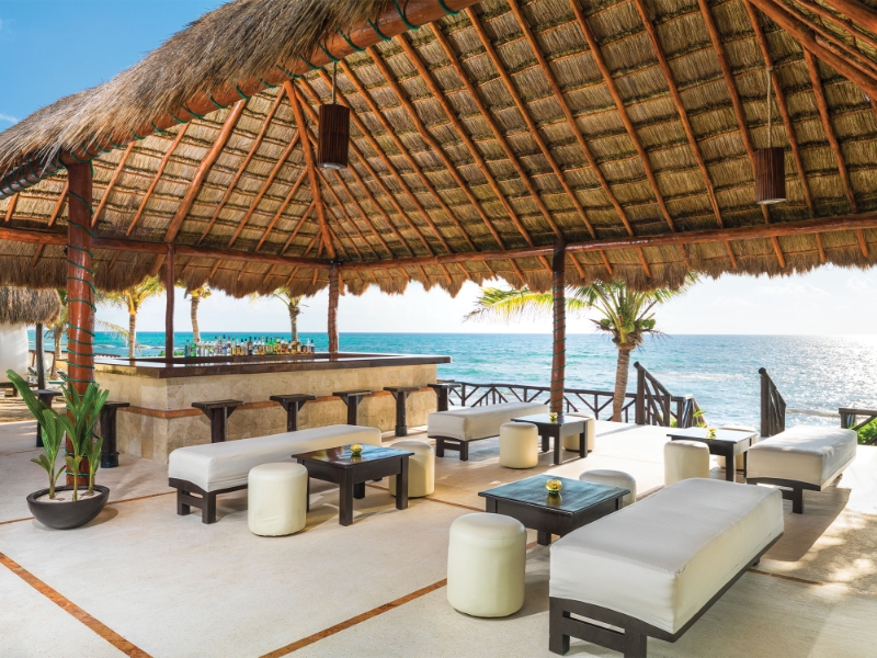Gaviotas Seashore Bar