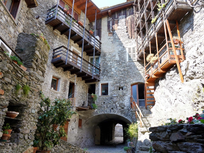 Scarpatetti Street