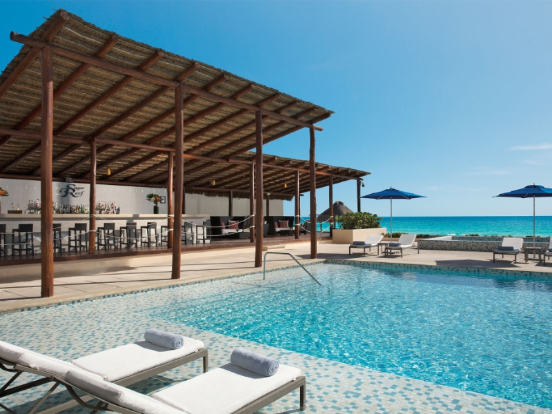 Sugar Reef Pool bar