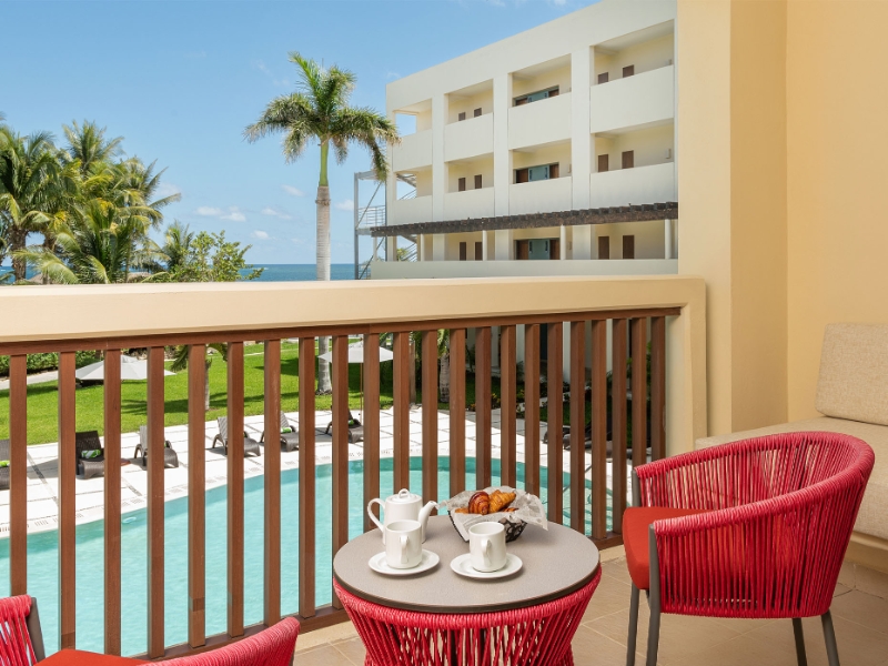 Tropical View Junior Suite King Double Balcony