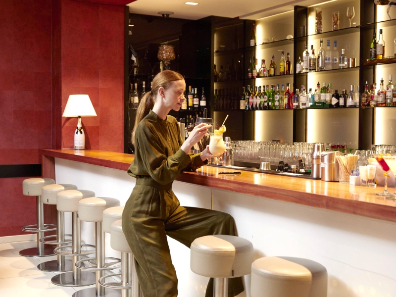 Lobby bar