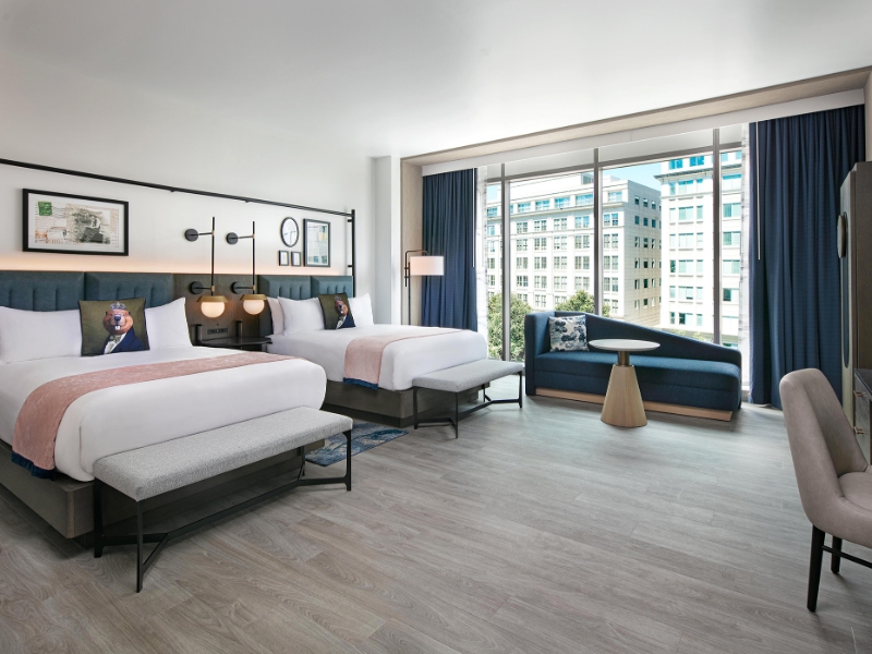 TwoQueen MonumentalLandmarkView