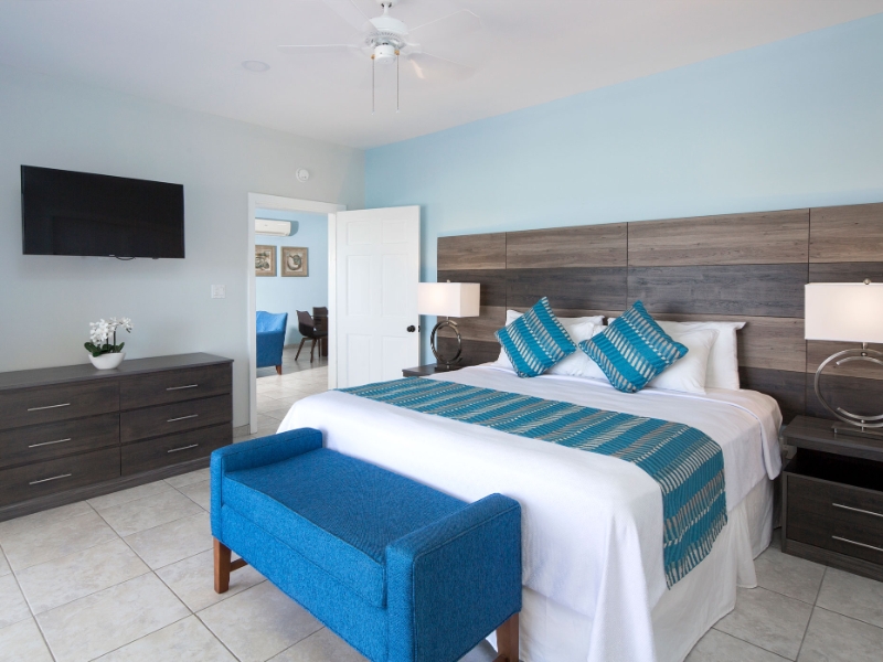 Two Bedroom Villa with Pool Bedroom