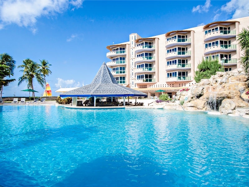 Swim up Bar