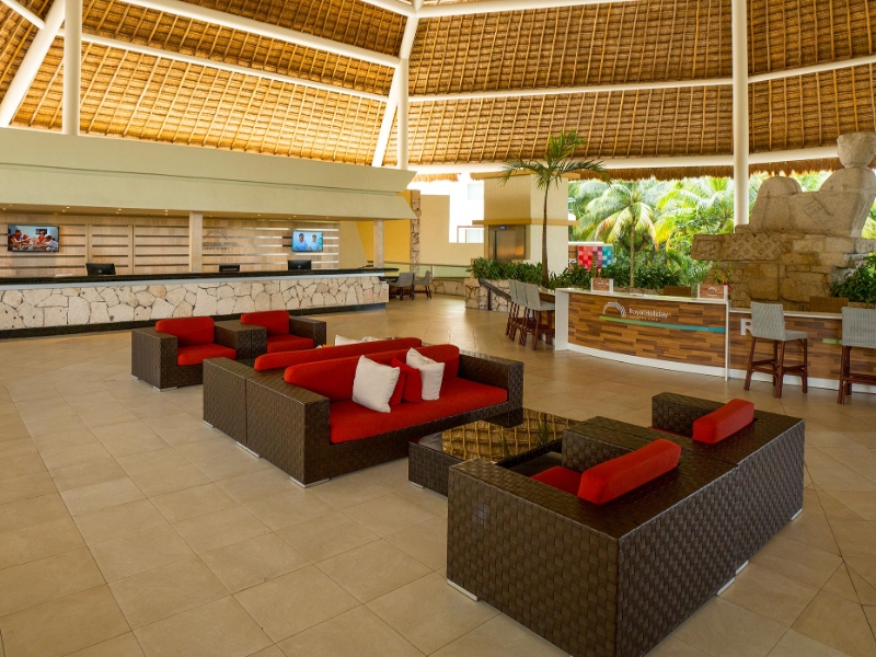 Chac Mool Lobby Bar