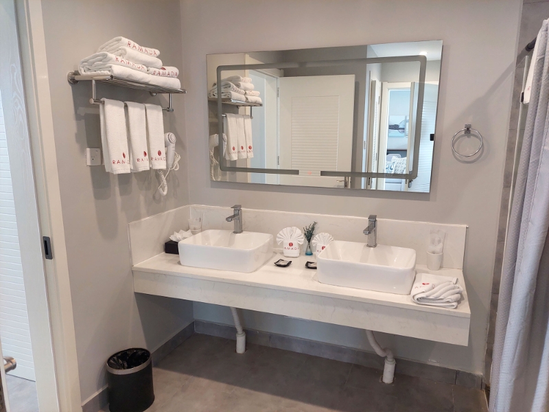 Standard Suite Bathroom