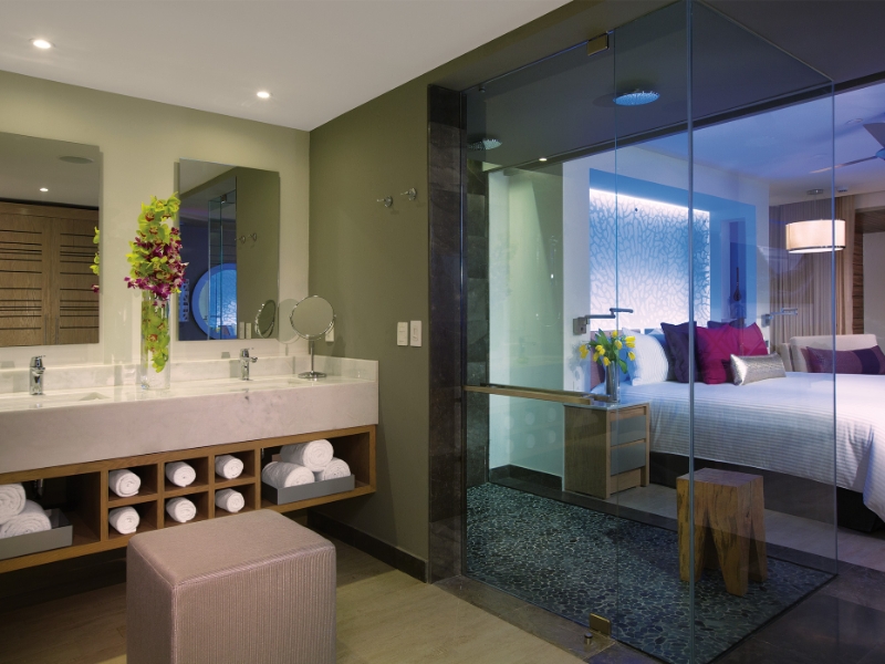 Xhale Club Junior Suite Ocean Front with Whirlpool bathroom