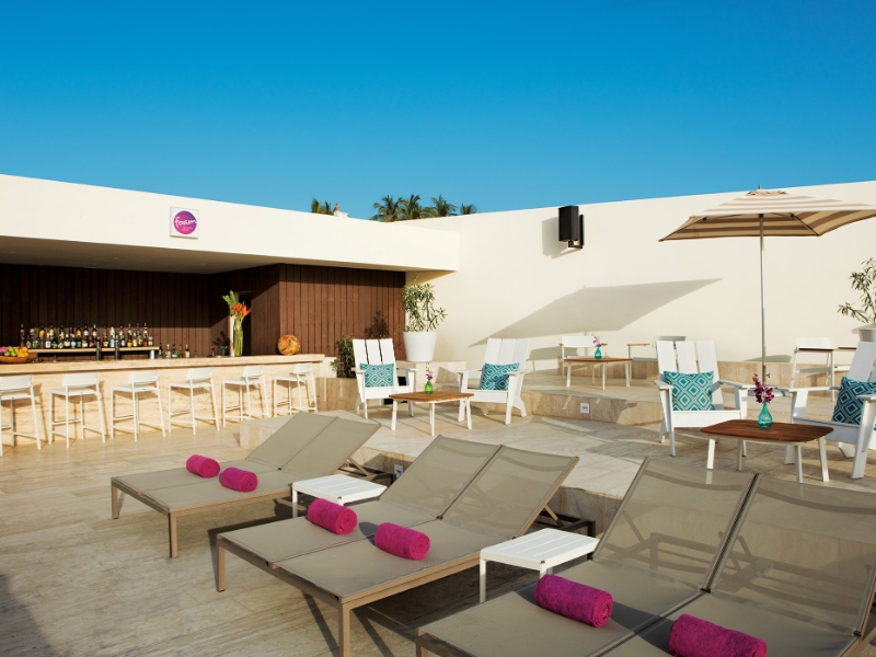 Foam–Seaside Bar