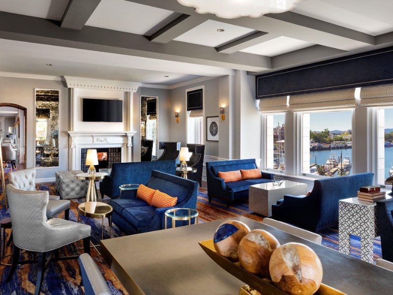 Gold Lounge