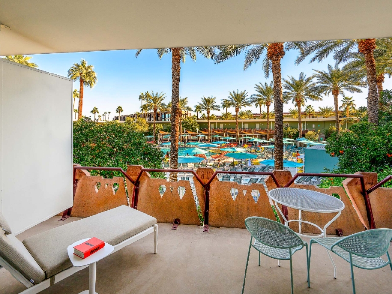 Pool View King Guest Room Patio