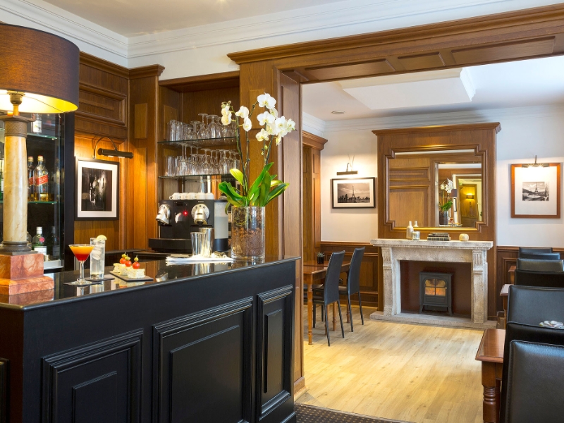 Bar Lounge