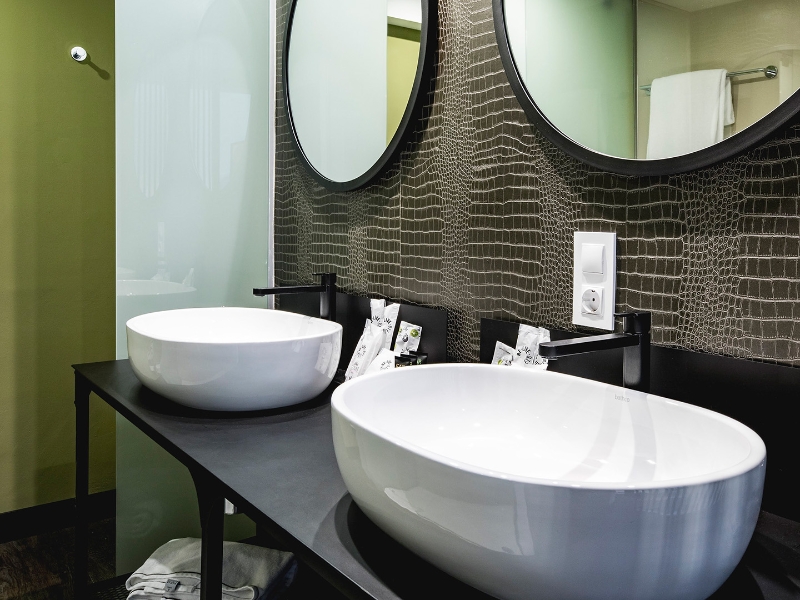 Junior Suite Bathroom