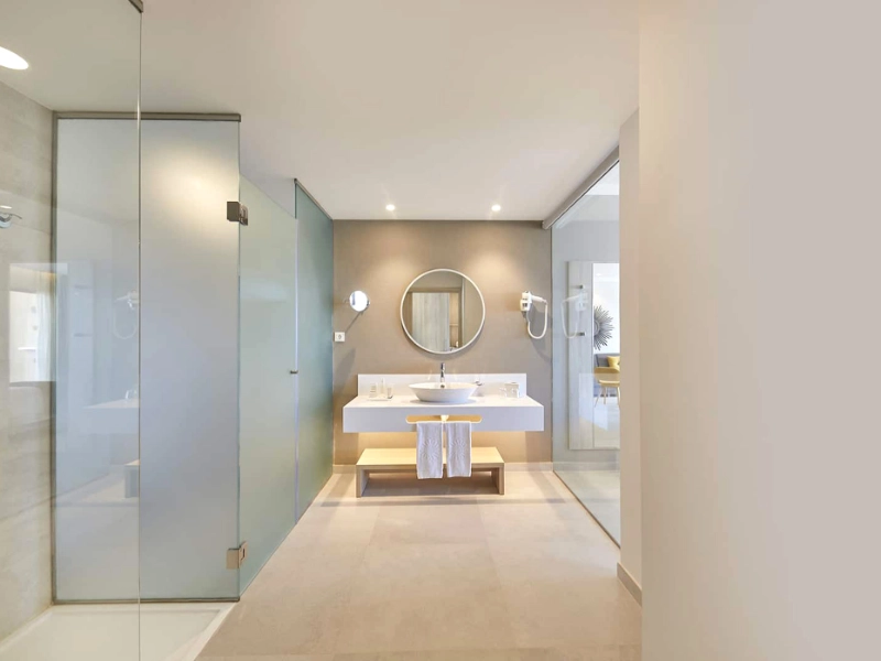 Junior Suite Bathroom
