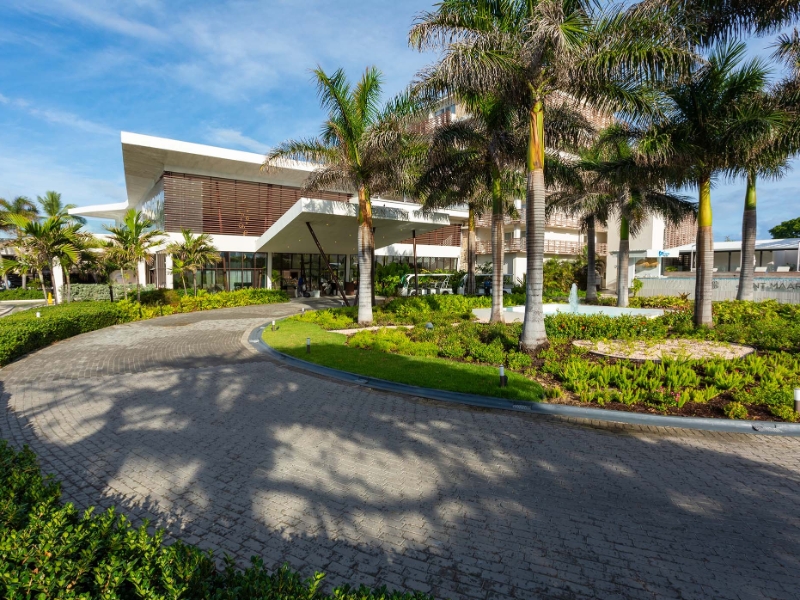 Entrance 02