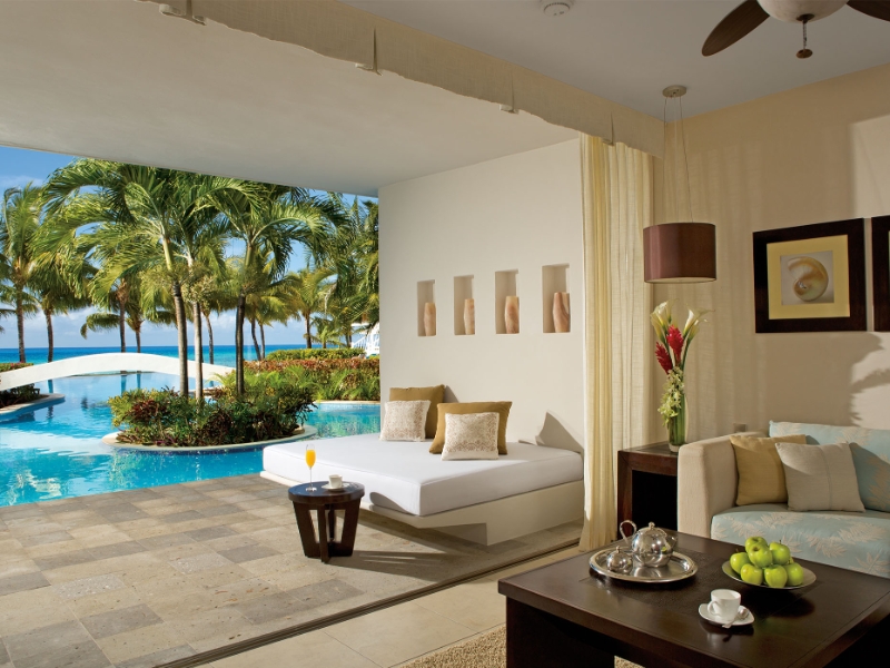 Junior Suite Swim Up Ocean View