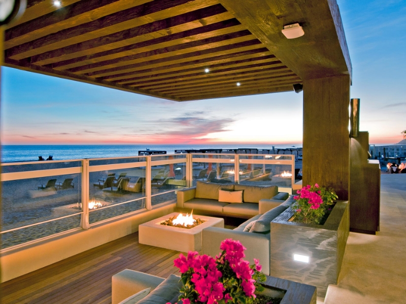 Peninsula Bar