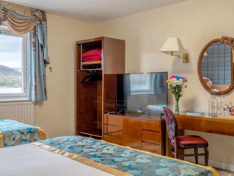 Deluxe Family Room
