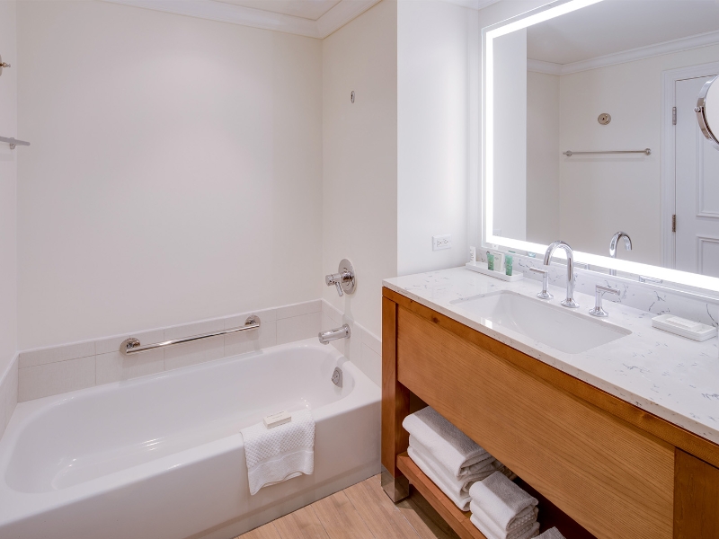Bay King Bathroom