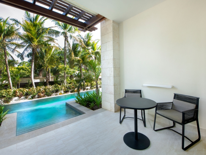 Junior Suite Swim up View