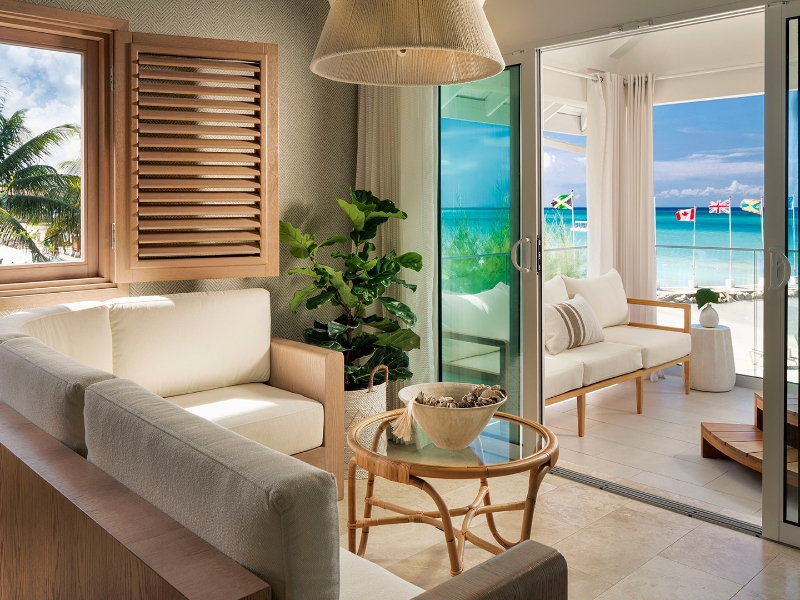 Beachfront Butler Villa Suite Living room