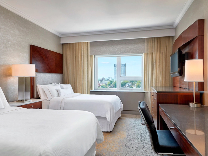 Queen Guestroom