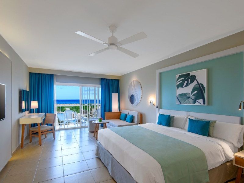 Junior Suite Ocean View King Bed