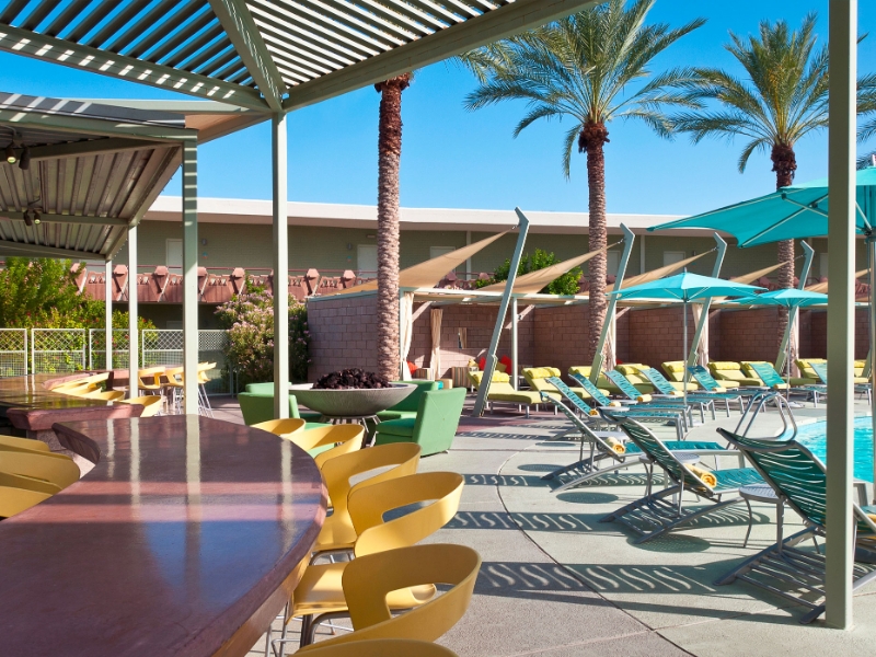 Pool Bar