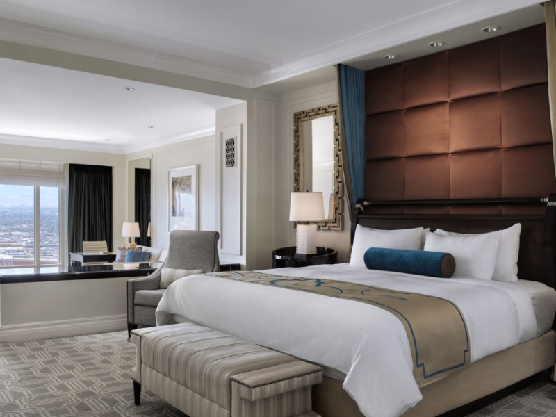 Luxury King Suite Prestige Club Lounge Access City View
