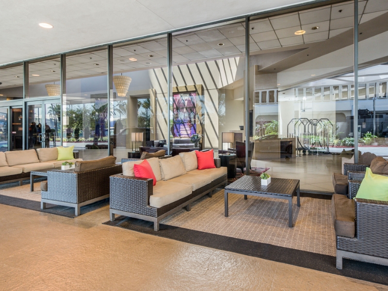 Outdoor Lobby Seating